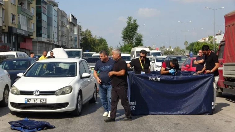 Antalya'da iş yerine malzeme dağıtırken araç içerisinde hayatını kaybetti