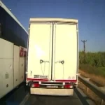 Antalya’da kural tanımayan sürücüler ambulansa geçit vermedi