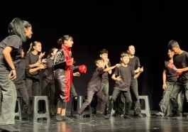 Antalya'da ortaokul öğrencileri 'Ah Şu Gençler'i sahneledi