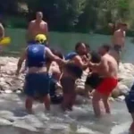 Antalya'da rafting merkezinde kürekli kavga