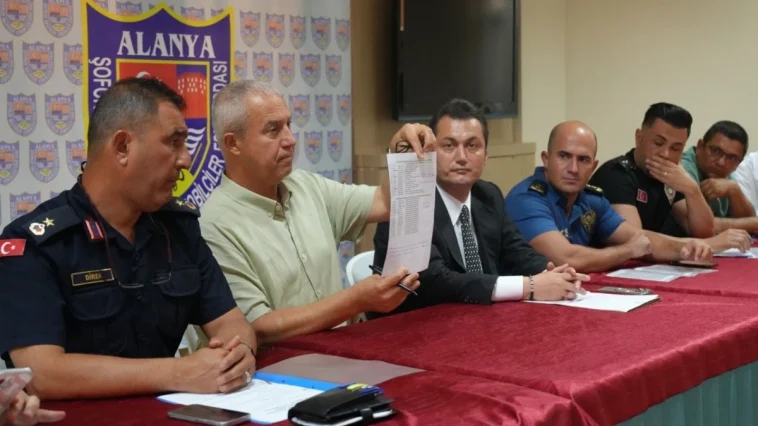 Antalya'da zabıtadan taksilere kapsamlı denetim