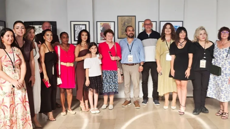 Antalyalı ressamlar Fransa’da Türkiye’yi temsil etti