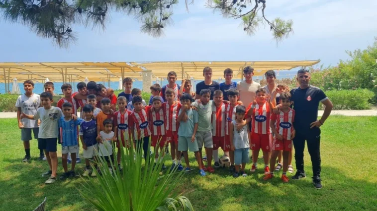 Başkan Topaloğlu’ndan geleceğin futbolcularına yemek