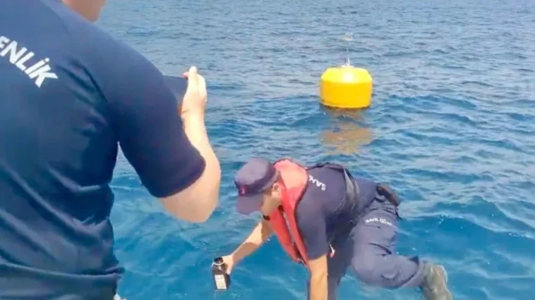 Denize atık bırakılan marinanın yetkilisine adli kontrol