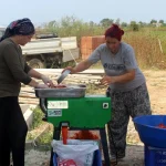 Denizyakalı'ya salça yapma makinesi