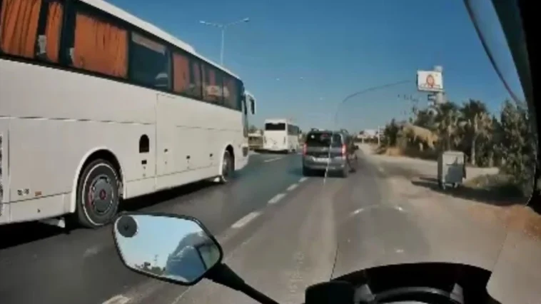 4 aracın karıştığı zincirleme kazada 2 kişi yaralandı