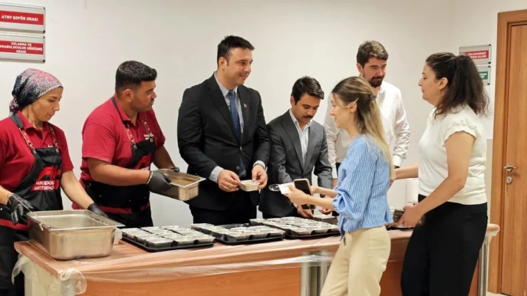 Gazipaşa Adliyesi’nde aşure ikramı