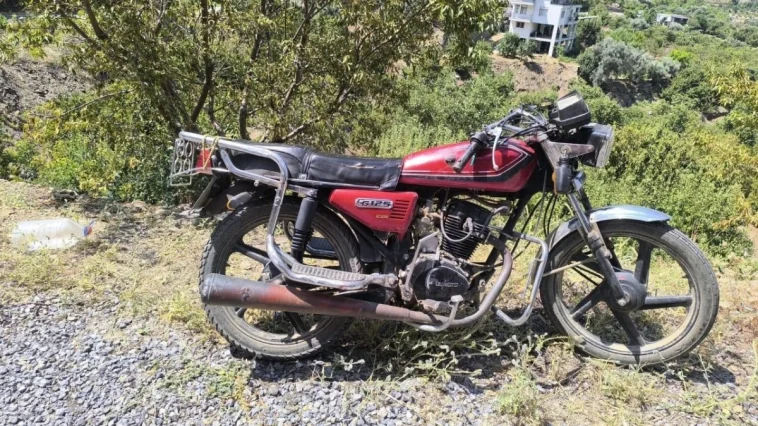 Gazipaşa'da yangınla mücadele eden vatandaş, su tankerinin altında kaldı