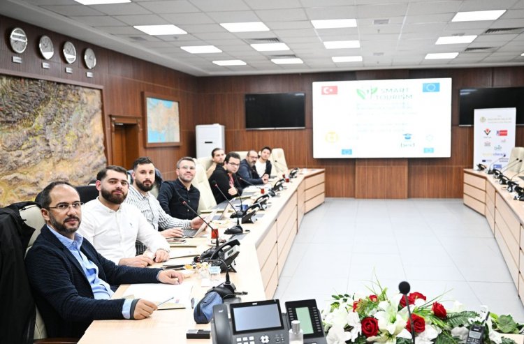 'ADİL BİR GELECEK İÇİN SÜRDÜRÜLEBİLİR VE AKILLI TURİZM' PROJESİ TOPLANTISI GERÇEKLEŞTİRİLDİ