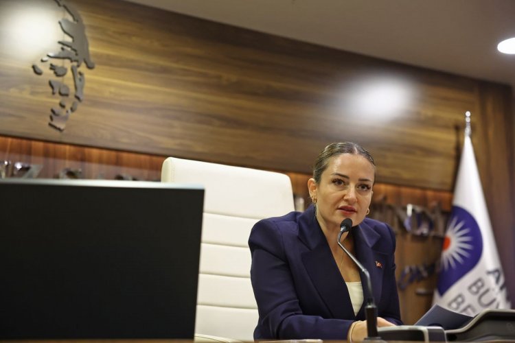 BÜŞRA ÖZDEMİR ANTALYA BÜYÜKŞEHİR BELEDİYESİ BAŞKAN VEKİLİ SEÇİLDİ