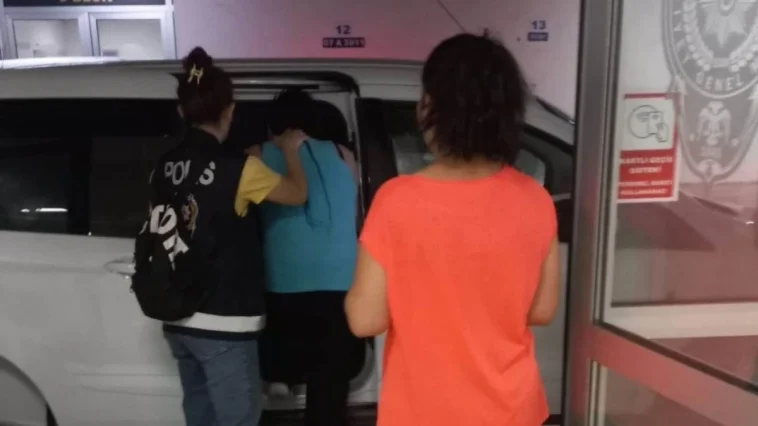 İş yerinden para çalan 2 şüpheli tutuklandı