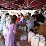 Kemer Belediyesi’nden aşure ikramı