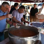 Kemer'de aşure ikramı