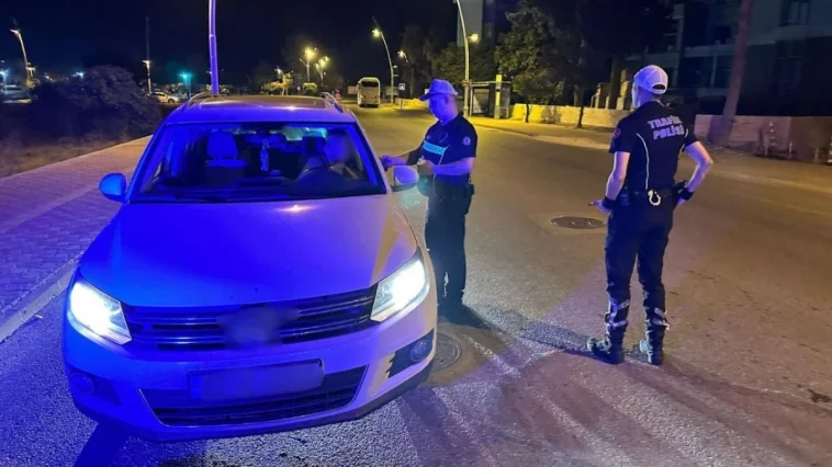 Kemerde trafik denetimi; 674 sürücü ve yolcuya ceza yazıldı
