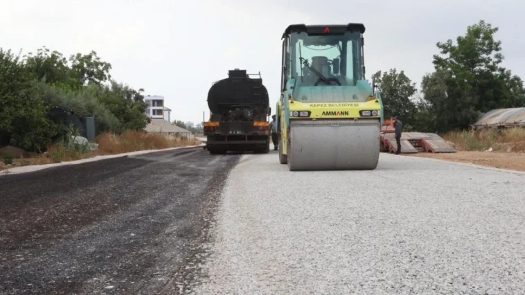 Kepez'de ilçe yolları yenileniyor