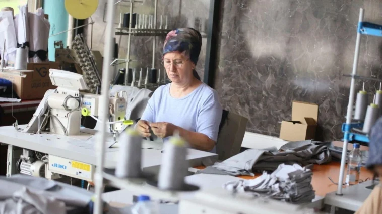 Kepez'in atölyesi üretiyor, belediye kazanıyor