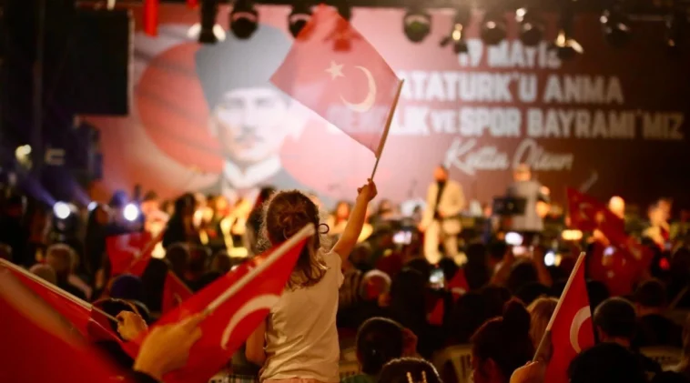 Kepezli gençlerden efsane sanatçılara saygı konseri