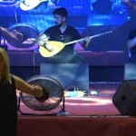 Kumluca'da festivalde sahne alan sanatçının başına dron çarptı