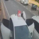 Manavgat'ta 2 araç çarpıştı market çalışanı yaralandı