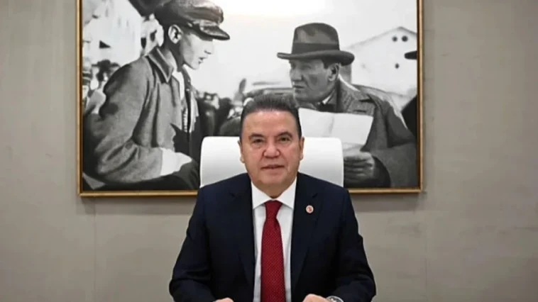 Muhittin Böcek basın emekçilerini unutmadı