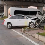 Trafik lambaları çalışmadı, otomobiller çarpıştı