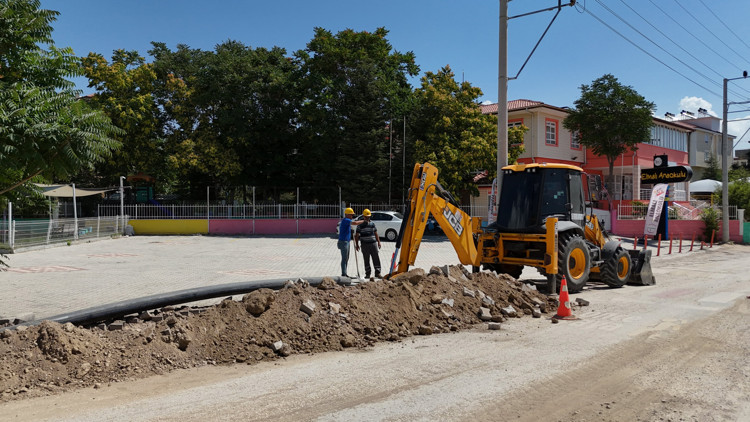 50 yıllık eski borular yenilendi