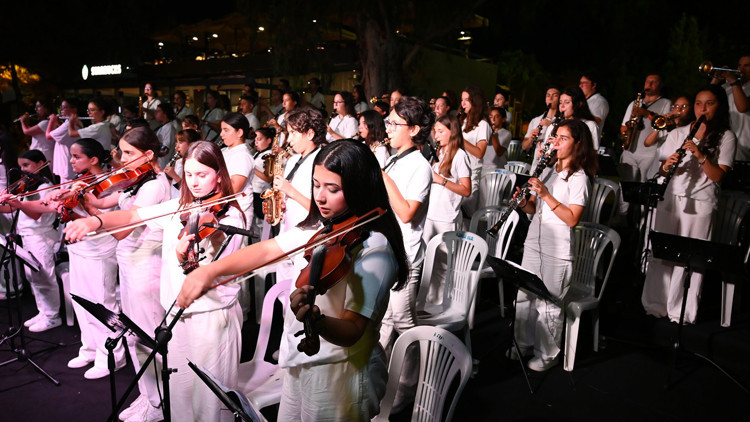 Kemerde can dostlar için ikinci konser