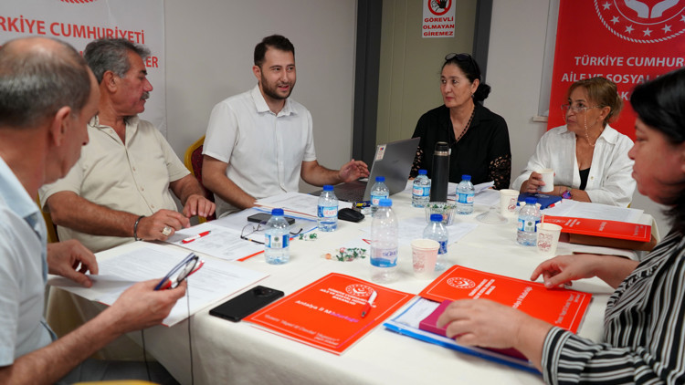 Yaşlı bireylerin sorunları ve çözüm önerileri görüşüldü