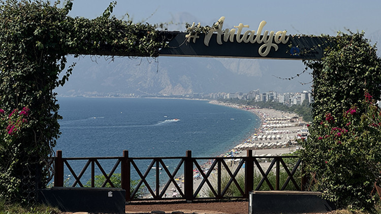 Kentte nem oranı yüzde 76ya ulaştı Sahiller doldu taştı