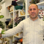 Antalyada yaz düğünlerinde şakayık buketler öne çıktı