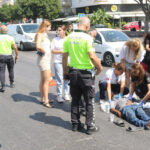 Servis aracı karşıya geçmeye çalışan yayaya çarptı