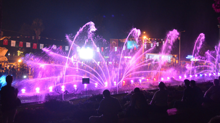 Antalyalı ışıklı havuzunu istiyor