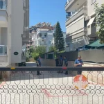 Alanya'da klima takarken dengesini kaybeden kişi 6. kattan zemine düştü