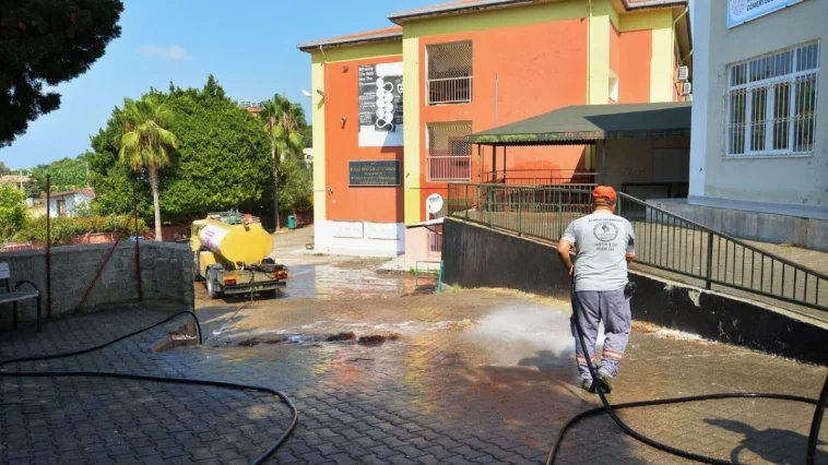 Alanya'da okullarda temizlik seferberliği