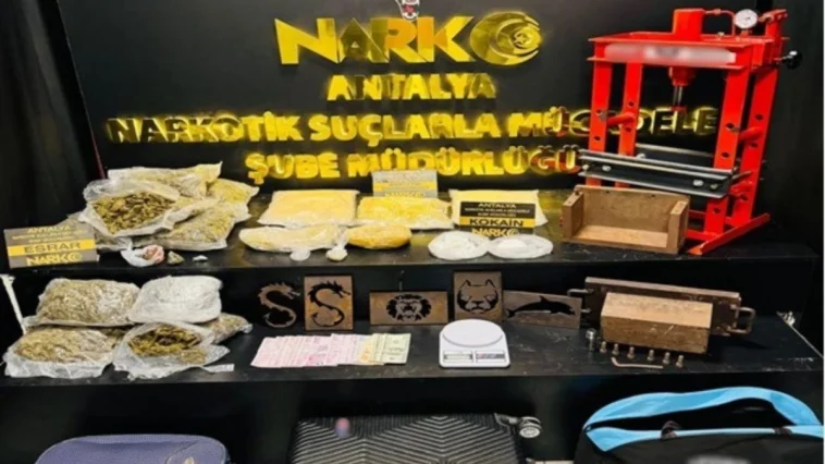 Antalya polisi uyuşturucuya geçit vermedi