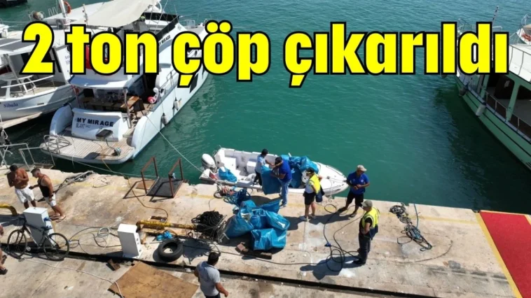 Antalya'da 2 ton çöp çıkarıldı