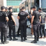 Antalya'da aranan 125 şahıs eş zamanlı operasyonla yakalandı