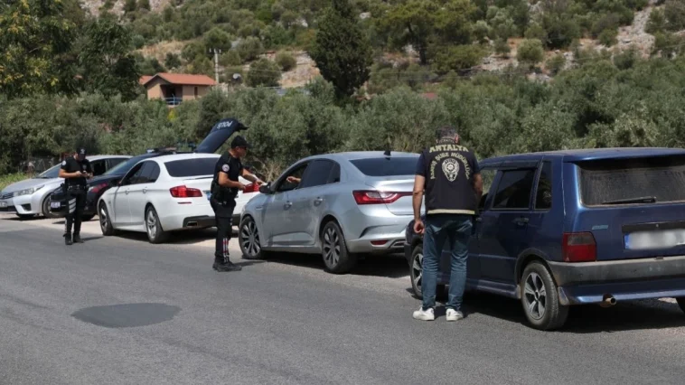 Antalya’da aranan 20 kişi yakalandı