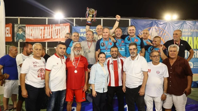 Antalya'da Ayak Tenisi Turnuvası sona erdi