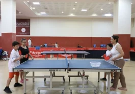 Antalya'da çocuklar yaz tatilini sporla geçiriyor