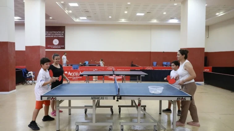 Antalya'da çocuklar yaz tatilini sporla geçiriyor