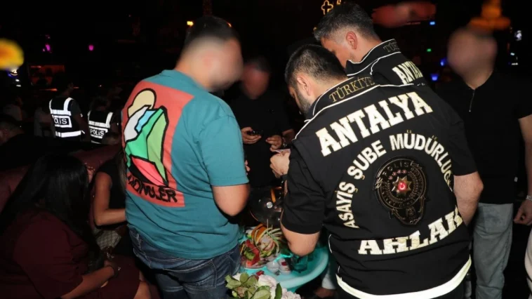 Antalya'da polis 610 bin 609 kişi hakkında sorgulama yaptı