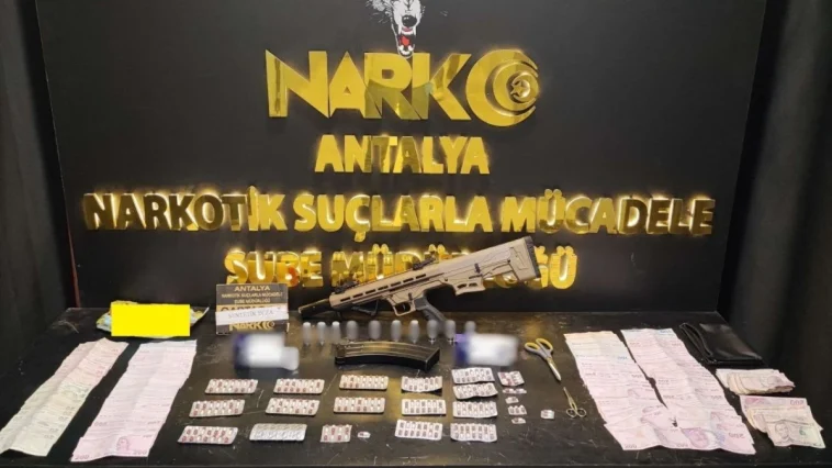 Antalya'da uyuşturucu operasyonlarında 17 kişi tutuklandı