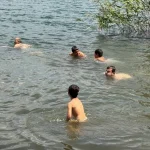 Antalyalılar sıcaktan kaçtı, Dipsiz Göl’e sığındı