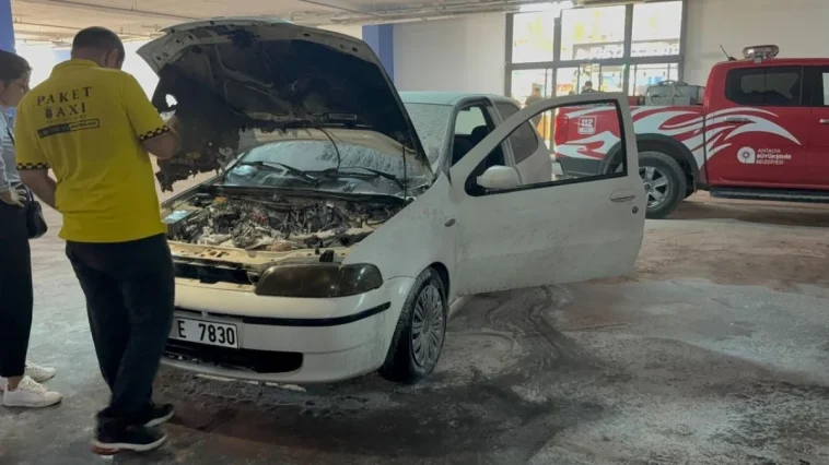AVM otoparkında otomobil yangını