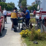 Elektrikli motosiklet kazasında baba ve oğul yaralandı