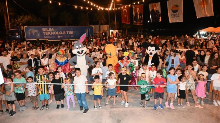 Finike çocuklar ile şenlendi