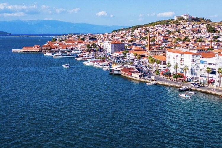 YOĞUN TALEP ÜZERİNE AYVALIK’TAN MİDİLLİ’YE FERİBOT SEFERLERİ BAŞLADI!