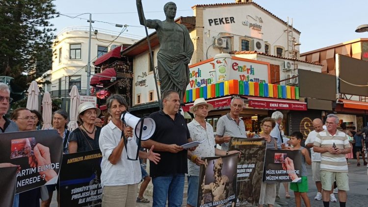 'ANTALYA MÜZESİ GİBİ BİR KÜLTÜREL MİRAS KORUNMALI!'