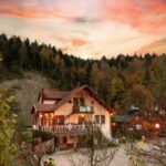 TÜRK GEZGİNLER GÜNEŞTEN KAÇIP SERİN TATİLLERİ TERCİH EDİYOR